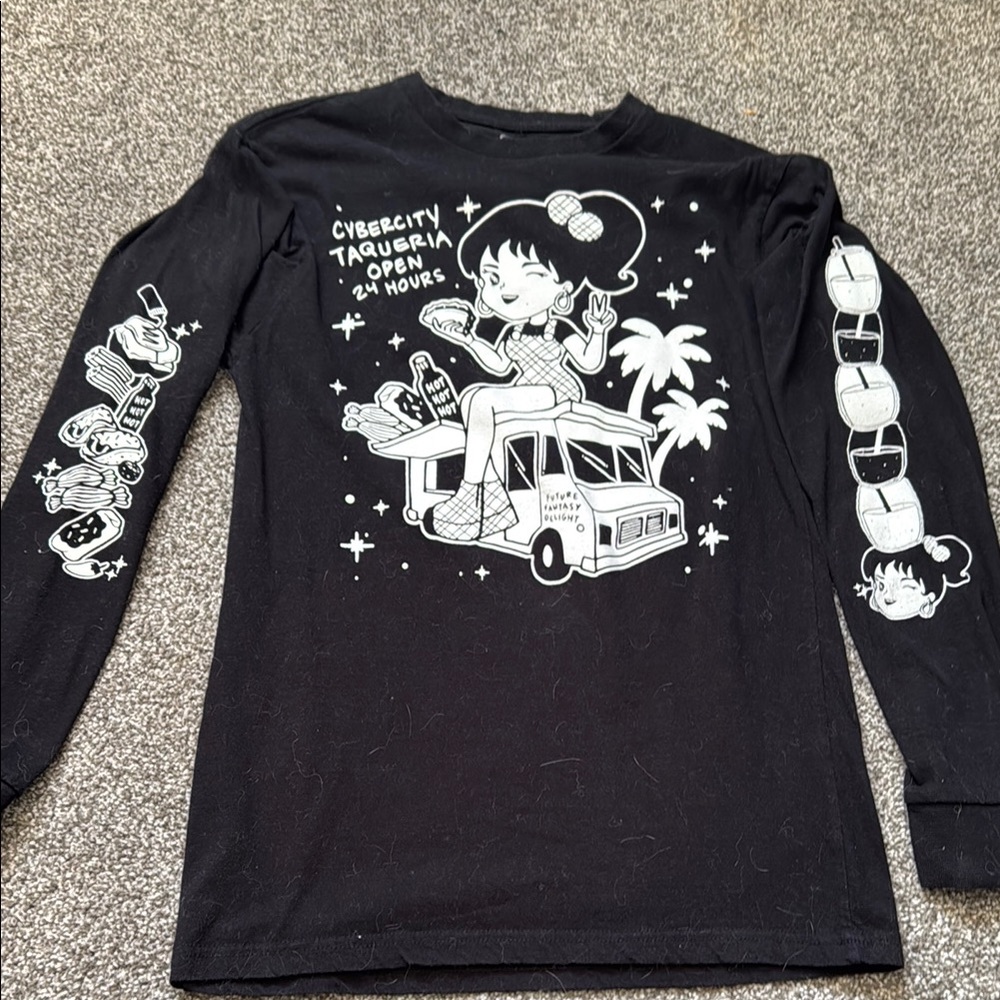 Black and White Graphic Long Sleeve Tee